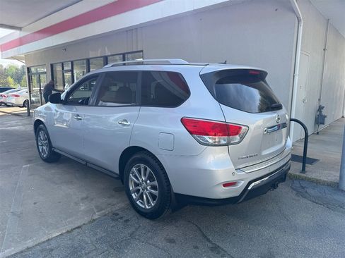 Used 2014 Nissan Pathfinder SV image 14