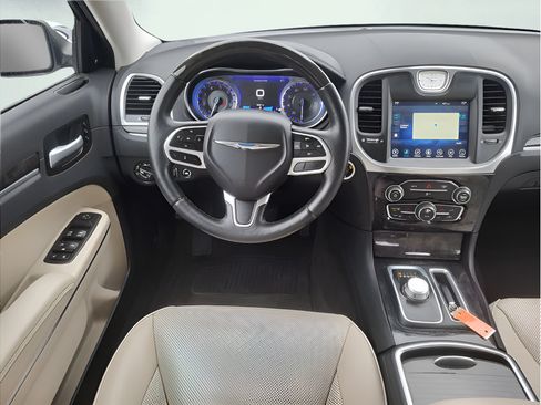 Used 2017 Chrysler 300 C AWD/4WD image 10