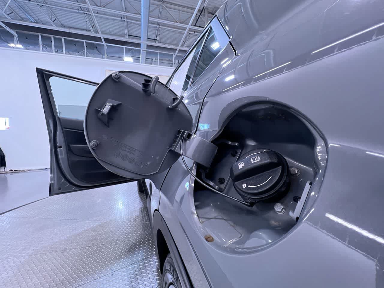 Used 2022 Hyundai Venue SEL FWD image 41