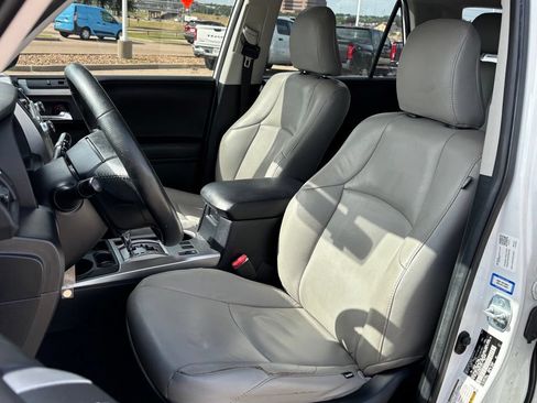 Used 2018 Toyota 4Runner SR5 RWD image 12