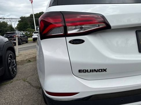 Used 2023 Chevrolet Equinox RS AWD/4WD image 14