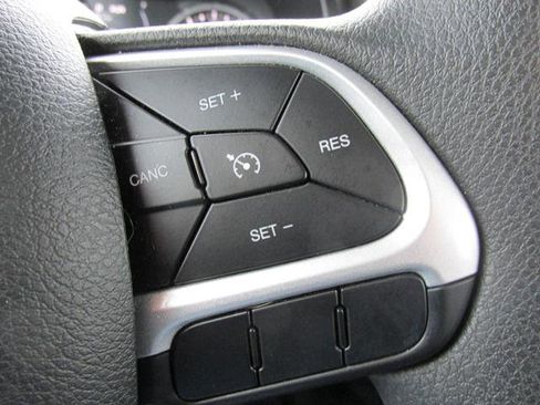 Used 2020 Jeep Renegade Sport w/ UConnect 7.0 Group image 15