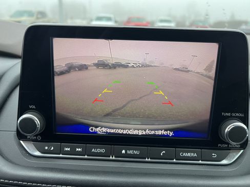 Used 2022 Nissan Rogue SV image 28