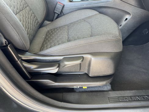 Certified 2018 Chevrolet Equinox LT FWD image 22