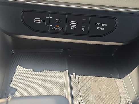 Used 2025 Kia Carnival SX FWD image 26