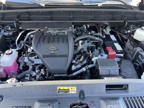 Used 2023 Toyota Highlander XLE AWD/4WD image 15