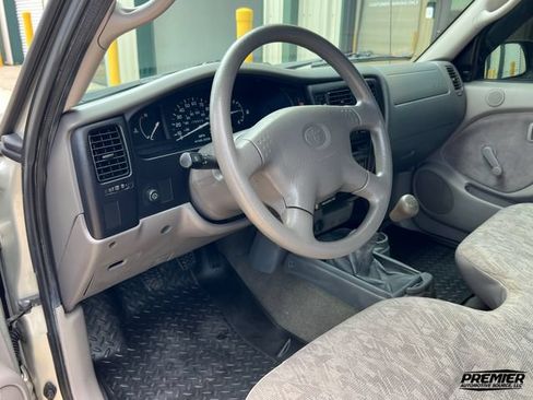 Used 2004 Toyota Tacoma 2WD Regular Cab w/ Enhancement Pkg image 43