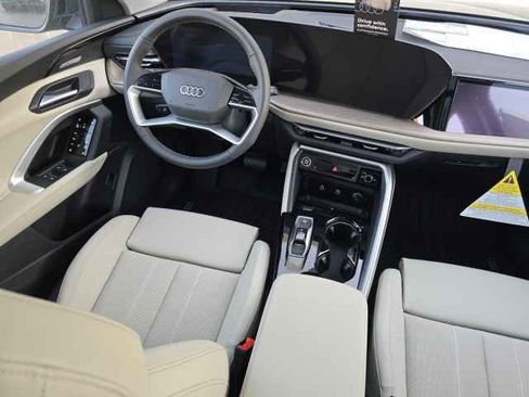 New 2025 Audi Q5 Prestige image 36