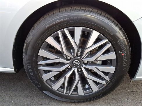 Used 2024 Nissan Altima 2.5 SV image 12