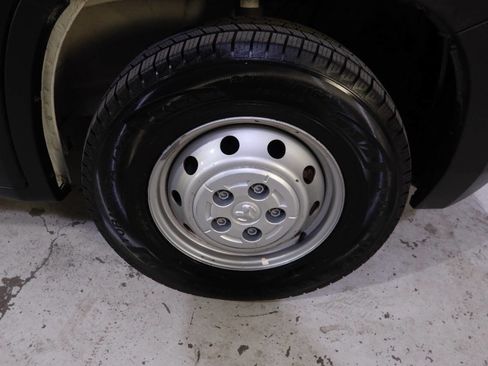 Used 2023 RAM ProMaster 2500 w/ Driver Convenience Group image 34