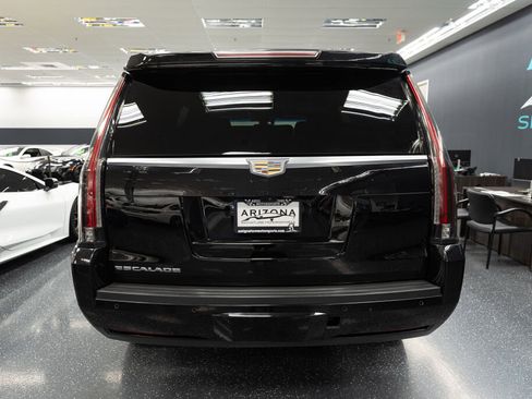 Used 2017 Cadillac Escalade Luxury image 8