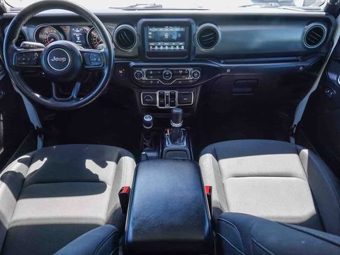 Certified 2022 Jeep Gladiator Sport image 11