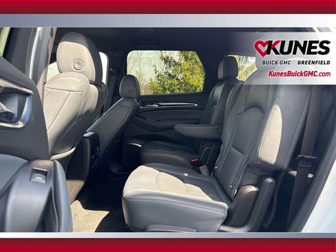 Used 2022 Buick Enclave Premium AWD/4WD image 33
