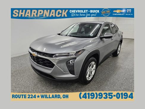 Used 2026 Chevrolet Trax LS w/ LS Convenience Package FWD image 1