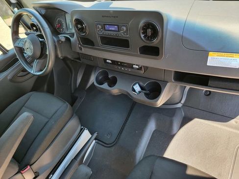 Used 2025 Mercedes-Benz Sprinter 2500 image 18