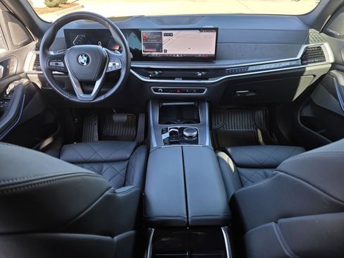 Used 2025 BMW X5 sDrive40i w/ Climate Comfort Package image 9