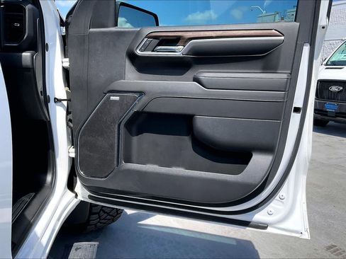Used 2024 Chevrolet Silverado 1500 RST w/ Convenience Package II RWD image 28