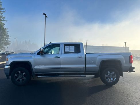 Used 2015 GMC Sierra 3500 SLT w/ Duramax Plus Package image 4