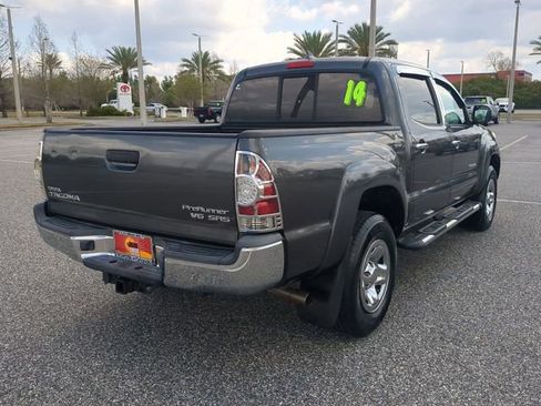 Used 2014 Toyota Tacoma PreRunner w/ SR5 Package image 4