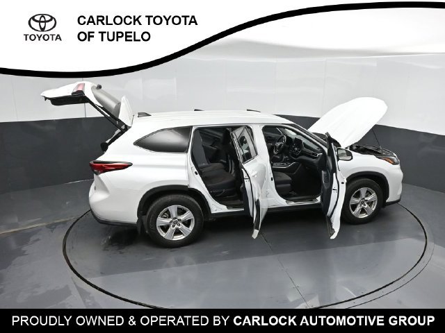 Used 2023 Toyota Highlander LE AWD/4WD image 72