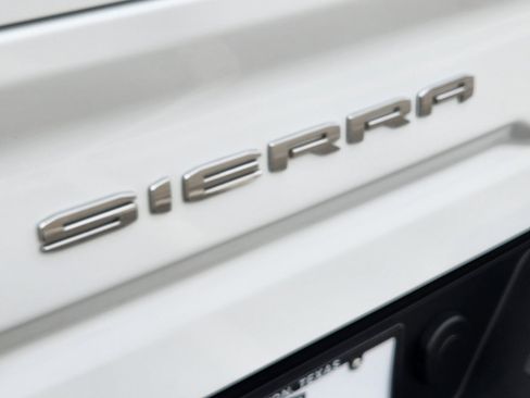 Used 2024 GMC Sierra 2500 AT4 w/ AT4 Preferred Package image 30