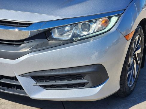 Certified 2017 Honda Civic EX image 9