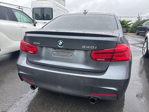Used 2017 BMW 340i xDrive Sedan AWD/4WD image 9