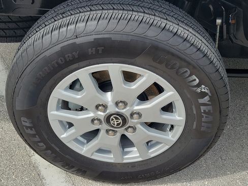 Used 2025 Toyota Tacoma SR5 RWD image 9