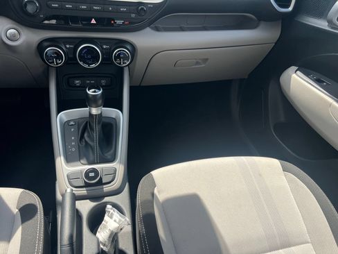 Certified 2025 Hyundai Venue SEL FWD image 32