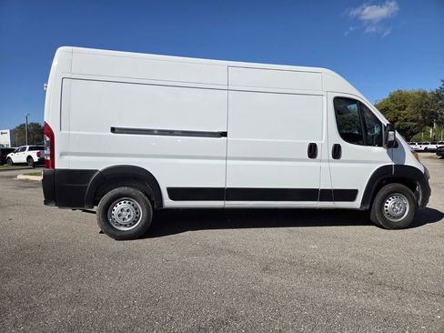 New 2026 RAM ProMaster 2500 w/ Convenience Group FWD image 3