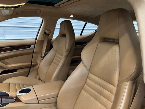 Used 2013 Porsche Panamera GTS image 9