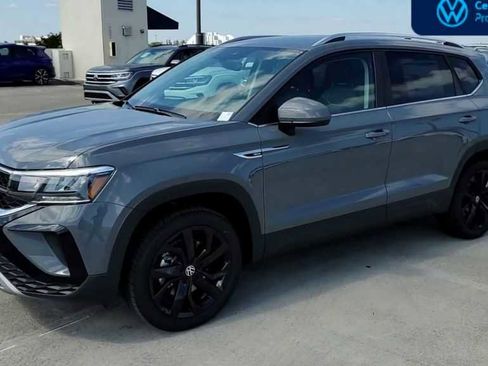 Used 2023 Volkswagen Taos SE image 4