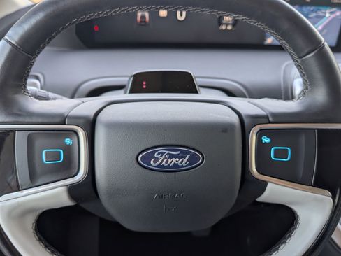 Used 2025 Ford Expedition Platinum w/ Platinum Ultimate Package AWD/4WD image 28