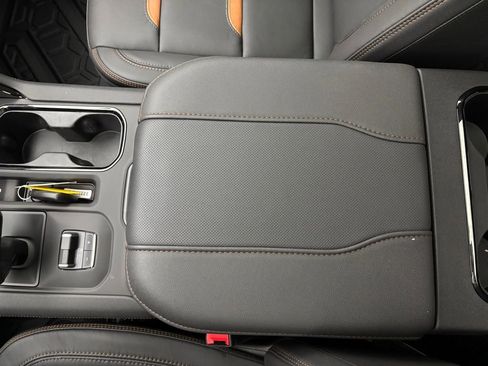 New 2025 GMC Sierra 1500 AT4 w/ AT4 Premium Package image 34