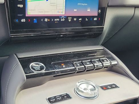 New 2026 Lincoln Navigator L Premier AWD/4WD image 28