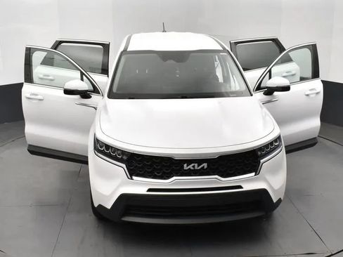 Used 2023 Kia Sorento LX FWD image 10