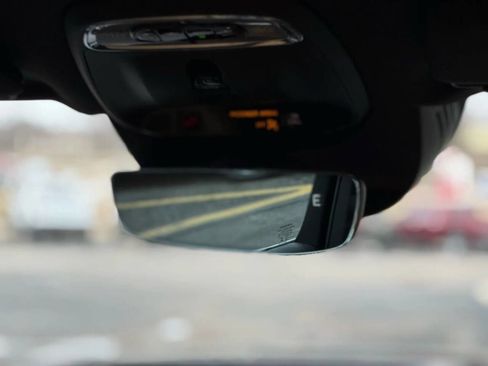 Used 2018 Volvo XC90 T6 Momentum w/ Convenience Package image 23