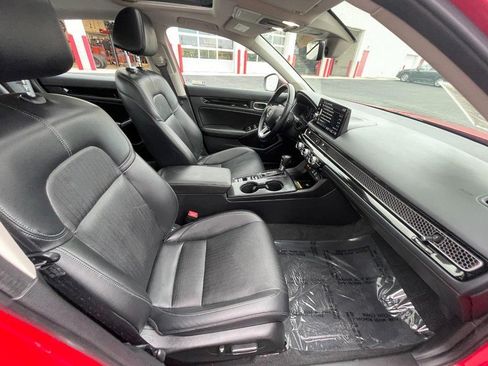 Used 2022 Honda Civic Touring image 8