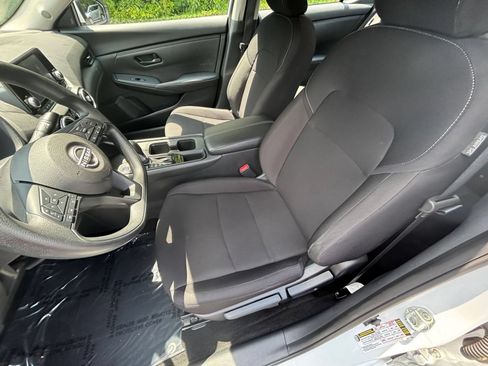 Used 2025 Nissan Sentra S FWD image 31