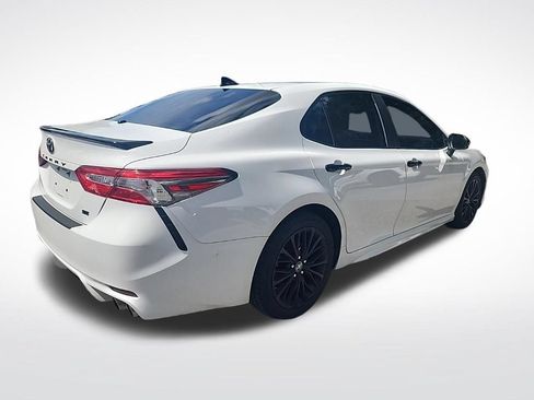 Used 2019 Toyota Camry SE FWD image 4