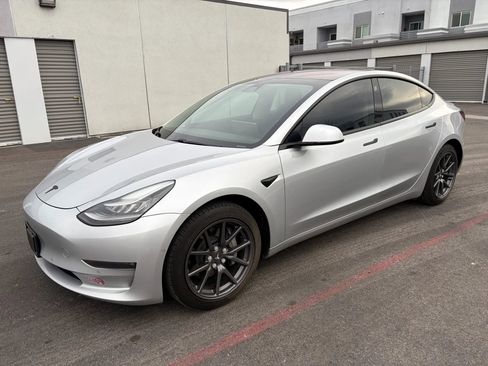 Used 2018 Tesla Model 3 Long Range image 2