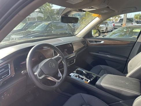 Used 2026 Volkswagen Atlas SE FWD image 6