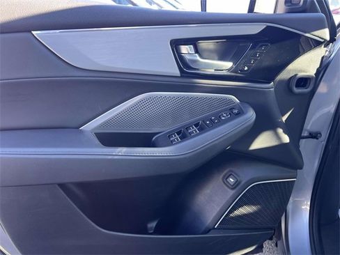 Used 2023 Acura MDX SH-AWD image 19