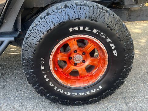 Used 2015 Jeep Wrangler Unlimited Sahara AWD/4WD image 11