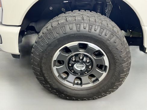 Used 2024 Ford F250 Platinum w/ Tremor Off-Road Package AWD/4WD image 13