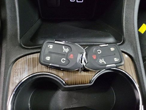 Used 2023 GMC Acadia SLE w/ Driver Convenience Package image 15