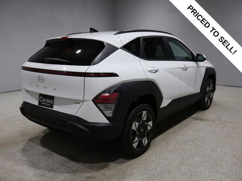 Used 2025 Hyundai Kona SEL image 2