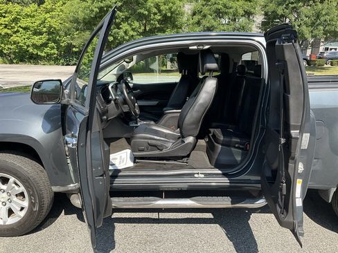 Used 2015 Chevrolet Colorado LT w/ Luxury Package RWD image 12