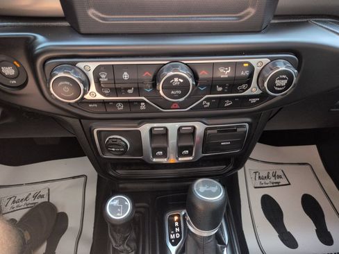 Used 2021 Jeep Wrangler Sport AWD/4WD image 18