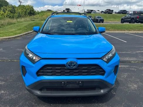 Used 2019 Toyota RAV4 LE w/ Carpet Mat Package AWD/4WD image 8